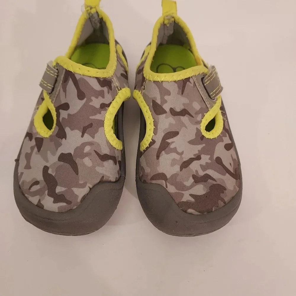 OP Little Boy Water Shoes in Size 5 (Baby)